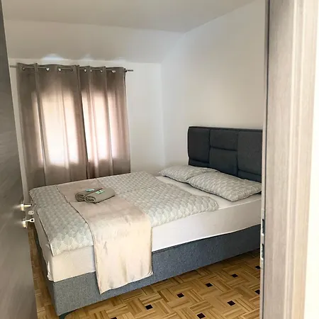 Apartma Vikovic Ii Apartma Njiverce