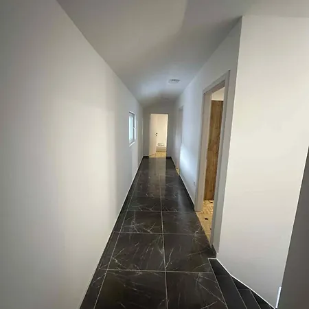 Apartma Apartma Vikovic Ii Njiverce